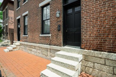 648 S. 5th Street Entry