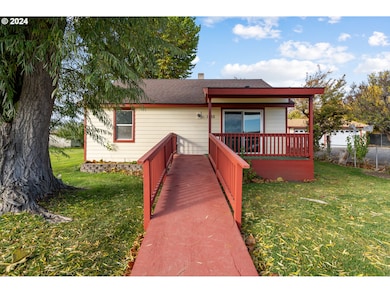 1655 NE 2nd St, Hermiston, OR 97838 - photo 2