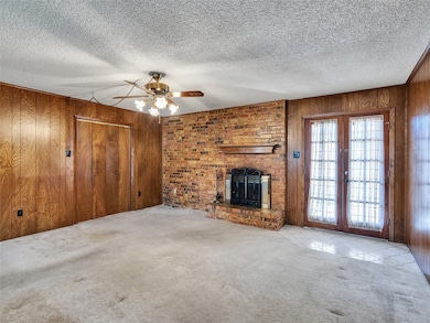 1320 Town Cir unit 1, Baytown, TX 77520 - photo 4