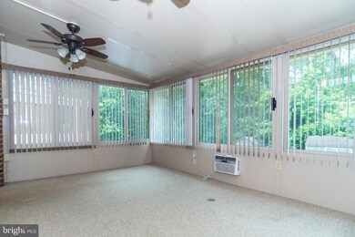 2852 Tolbut St, Philadelphia, PA 19136 - photo 4