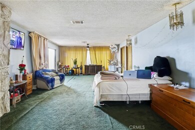 13860 Dahlgren Dr, Victorville, CA 92395 - photo 3