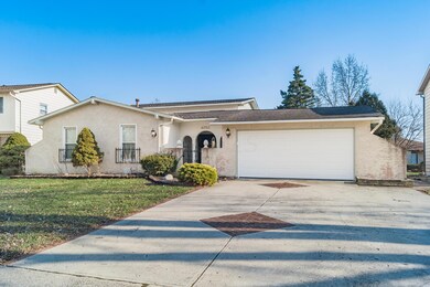 6252 Willowcrest Dr, Columbus, OH 43229 - photo 2