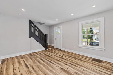 2024-6-27 872 Ann St 017