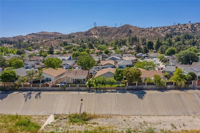 May see a bit of wildlife in that wash behind your home! Yay!!!