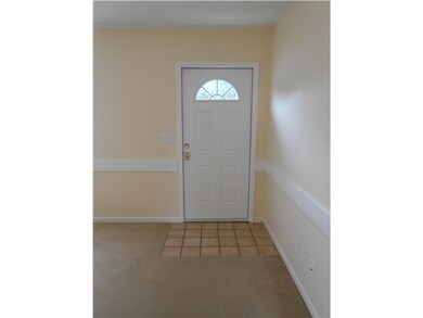 Foyer. Tiled entry