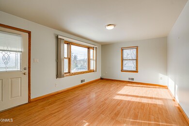 932SummitBlvd12522_00021