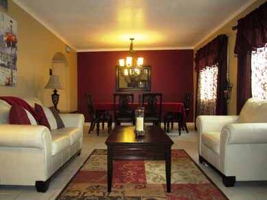 FORMAL LIVING/DINING