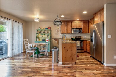 897 Silver Fox Dr, Central Point, OR 97502 - photo 7