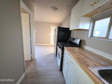 KITCHEN-View 2