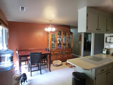 2646 Rainbow Ln, Redding, CA 96002 - photo 4