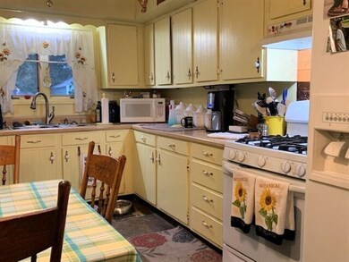 918 E 22nd Ct, Des Moines, IA 50317 - photo 2