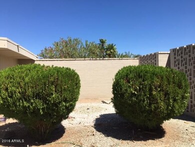 07 Courtyard 9838 N 112