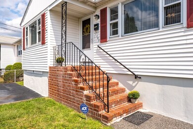 105 Dartmouth St, Medford, MA 02155 - photo 3