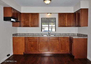 7524 Melvin Rd, Jacksonville, FL 32210 - photo 3