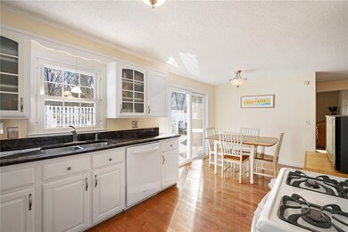 171 Halsey Rd, Woonsocket, RI 02895 - photo 6