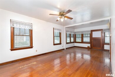 2110 W Locust St, Davenport, IA 52804 - photo 5