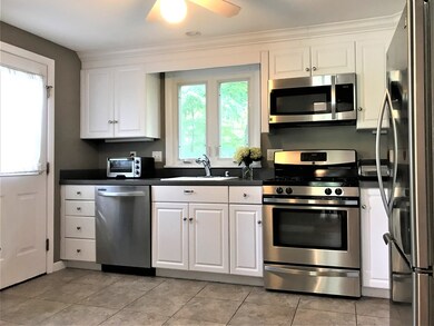 2 Chestnut Rd, Burlington, MA 01803 - photo 5