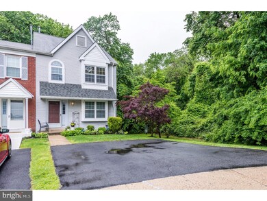 661 Kenney Ln, Brookhaven, PA 19015 - photo 2