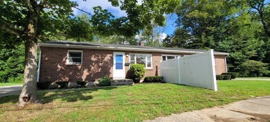 173 Manzella Ct, Rockland, MA 02370 - photo 2