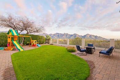 09-Back Yard, Patio w_Views