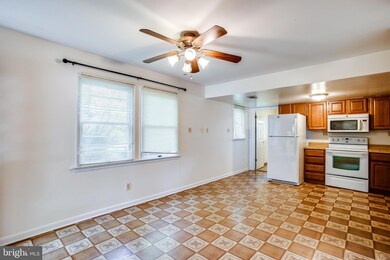 6703 Brooklyn Bridge Rd unit A, Laurel, MD 20707 - photo 5