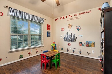 304 Kendall Crest Dr, Alvin, TX 77511 - photo 7