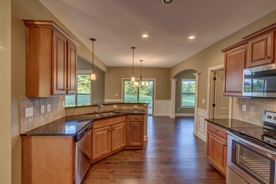 112 Whispering Pines Dr, Frankfort, KY 40601 - photo 4