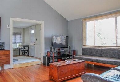 72 Maple Ln, Bristol, RI 02809 - photo 7