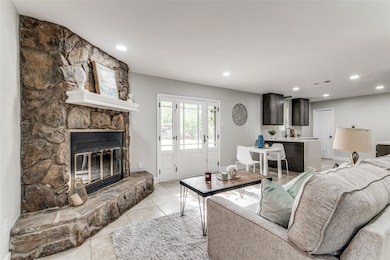 1213 Walker Dr, Hurst, TX 76053 - photo 3