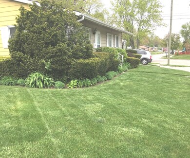 1300 N Berwick Blvd, Waukegan, IL 60085 - photo 4