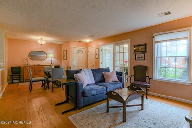 42 Frontier Way Tinton Falls-large-014-0