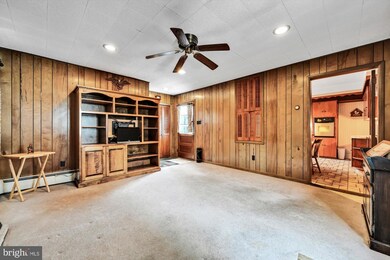 405 N Warren St, Orwigsburg, PA 17961 - photo 5