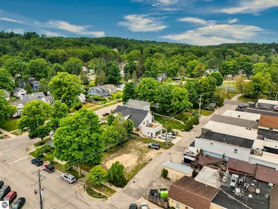 112 W Madison Ave, Suttons Bay, MI 49682 - photo 4