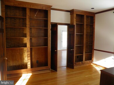 5809 Mossrock Dr, Rockville, MD 20852 - photo 4