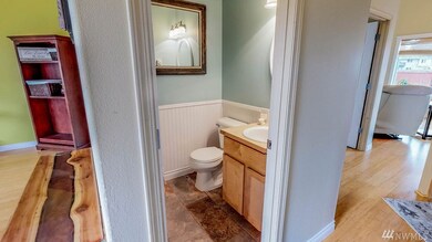 16566 Rainier View Dr SE, Yelm, WA 98597 - photo 7