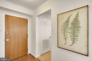 The Gibson unit 404, Washington, DC 20037 - photo 2