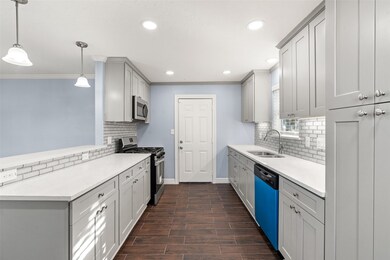 2106 22nd Ave N, Texas City, TX 77590 - photo 5