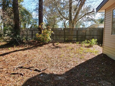 1214 NE 1st St, Carrabelle, FL 32322 - photo 2