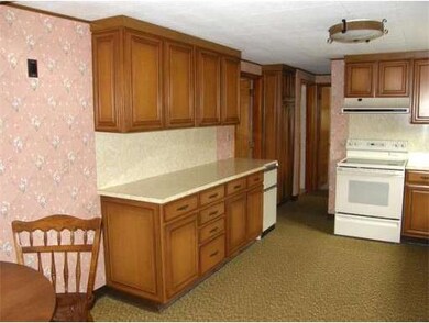 66 E Myrtle St, Orange, MA 01364 - photo 3