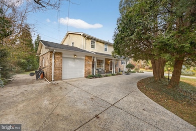 11500 Deborah Dr, Potomac, MD 20854 - photo 3