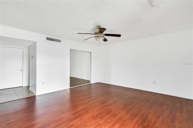 LIVING & DINING ROOM COMBO