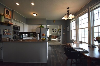 589 N Main St, Linton, IN 47441 - photo 7