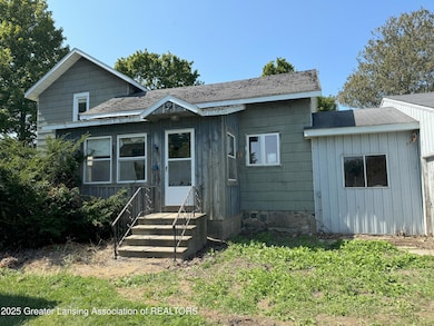 10307 Holmes Hwy, Eaton Rapids, MI 48827 - photo 3