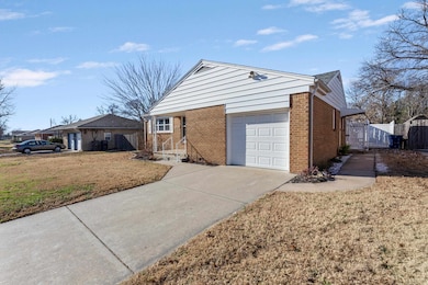 1209 Allison St, Newton, KS 67114 - photo 3