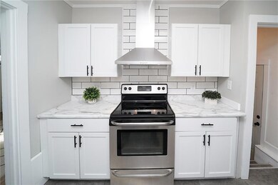 2828 Des Moines St, Des Moines, IA 50317 - photo 3