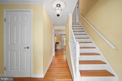 4643 Holleyside Ct, Dumfries, VA 22025 - photo 6