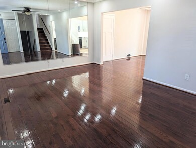 7505 Twining Ct, Hyattsville, MD 20785 - photo 5