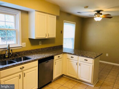 15860 Montview Dr, Dumfries, VA 22025 - photo 7