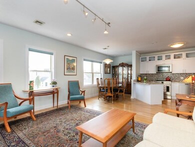 118 Trowbridge St unit 5, Cambridge, MA 02138 - photo 3