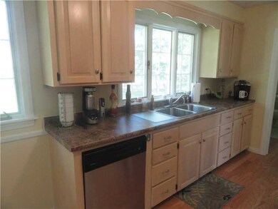 40 Houtman Ave, Cumberland, RI 02864 - photo 4